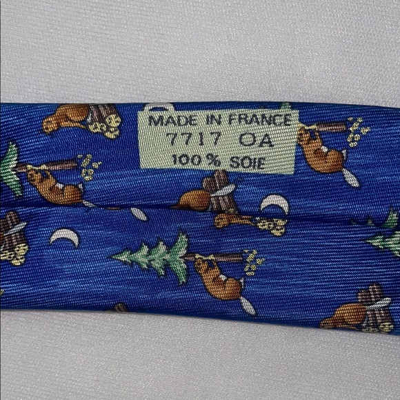 Blue Beaver Patterned Men's Hermes Tie - Picture 5 of 6